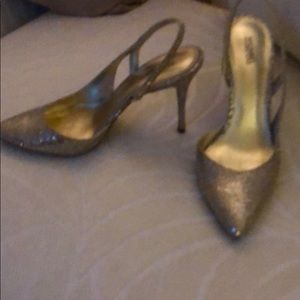 Gorgeous Michael KORS glitter sling pump